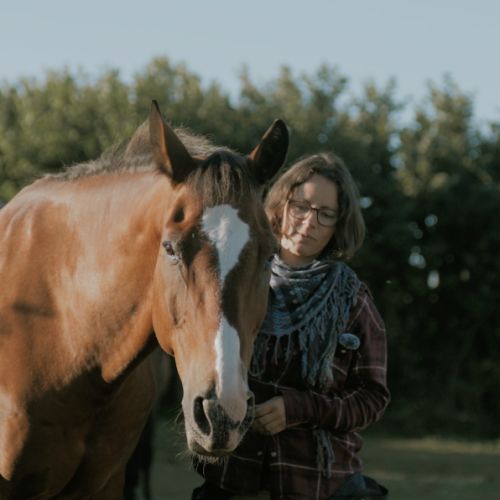 Comportementaliste et enseignante d'équitation #1